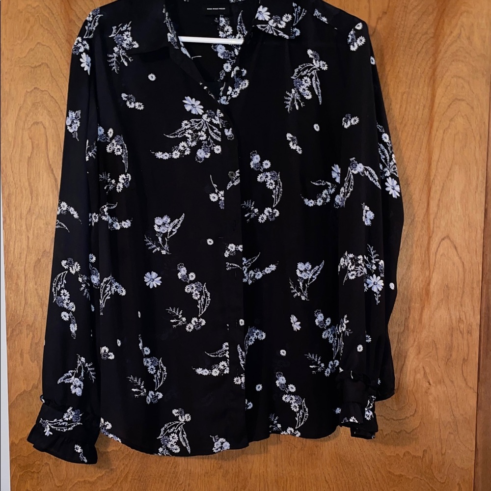 Who What Wear Woman’s Black Floral Button Down Blouse, Size X